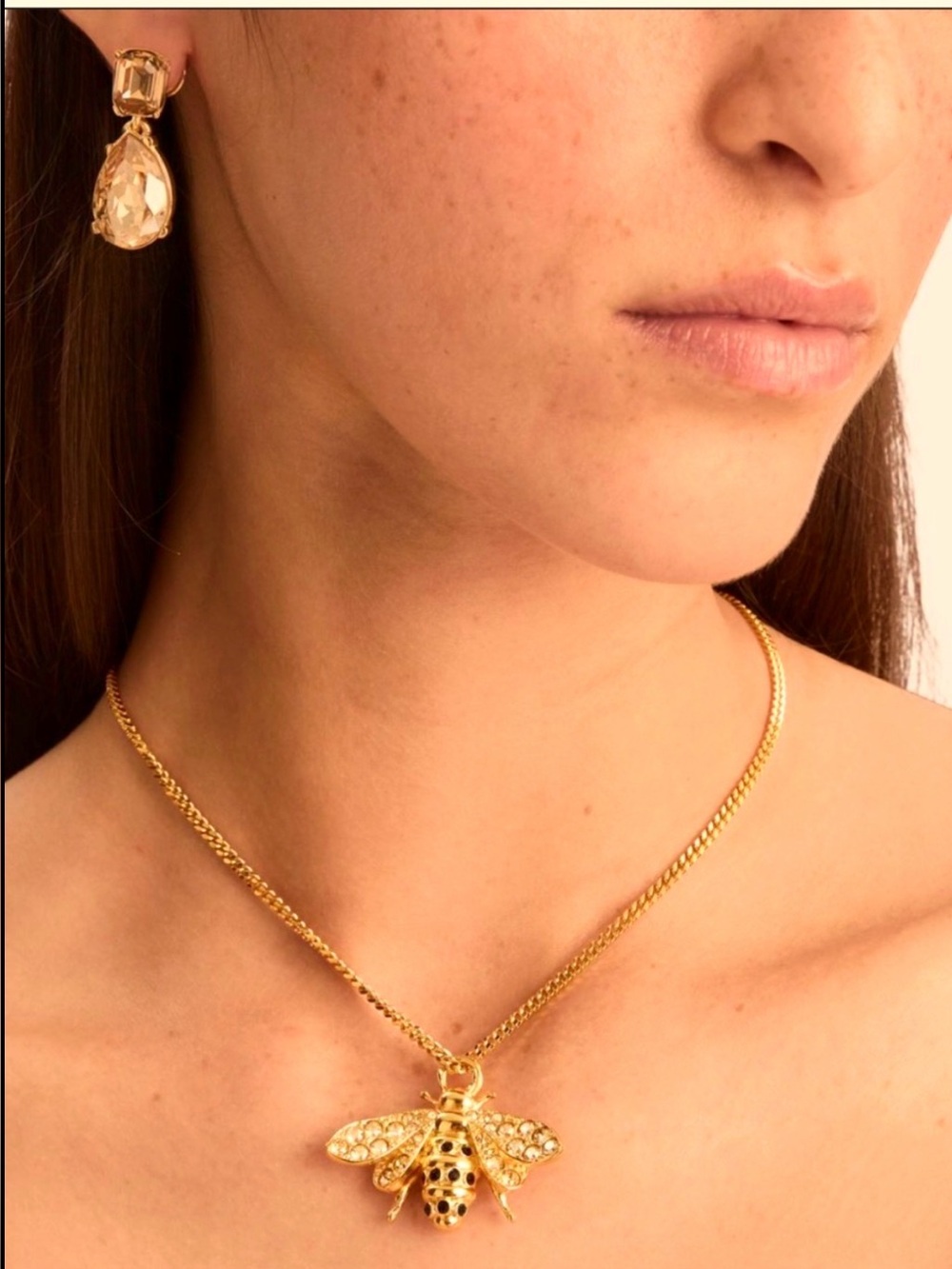 OSCAR DE LA RENTA• Small Bee Pendant necklace